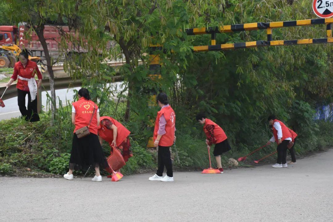 学校舞蹈盛宴，在鸟语花香的氛围中舞动青春